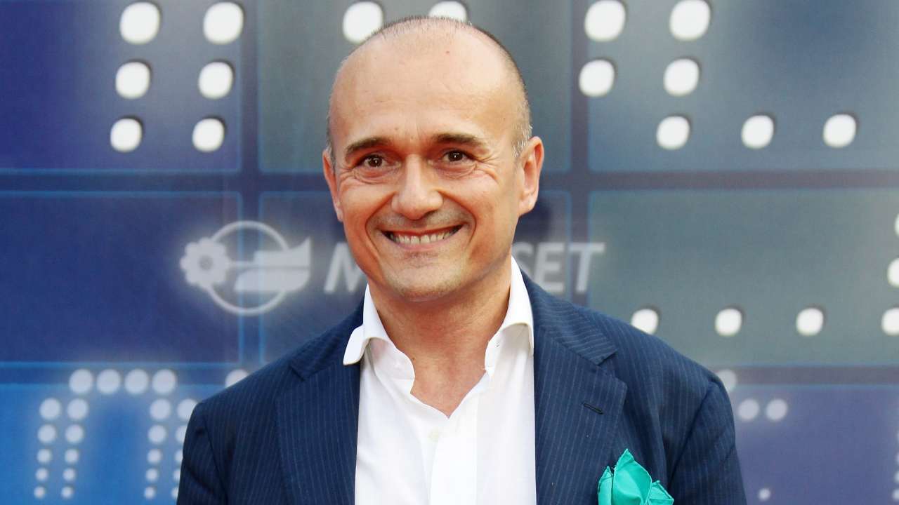 Alfonso Signorini sorride GF Vip
