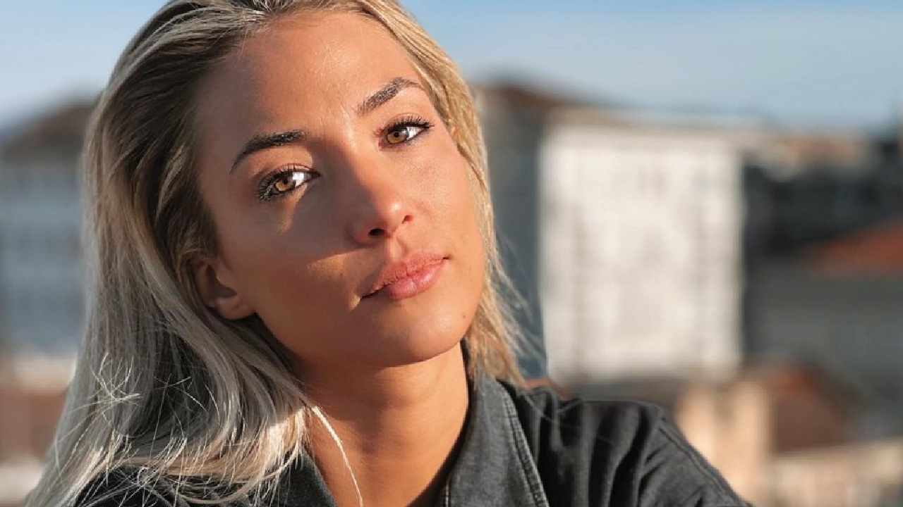 Alice Campello seria