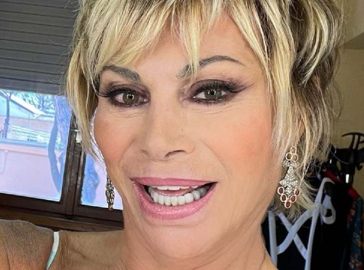 Carmen Russo sorriso