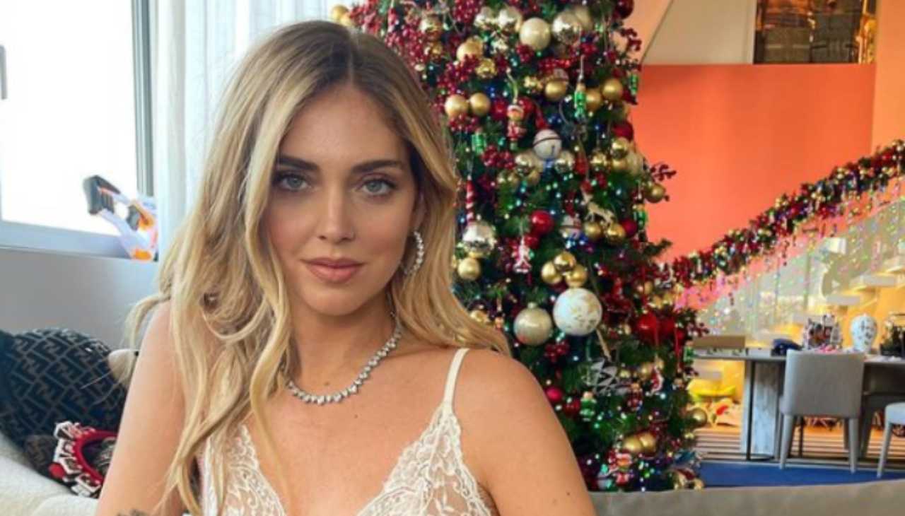 chiara ferragni lingerie intimissimi 17122021 (1)