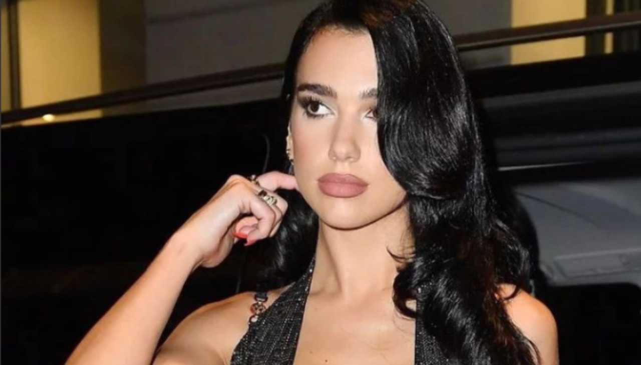dua lipa post arrivo 2022 21122021 (1)