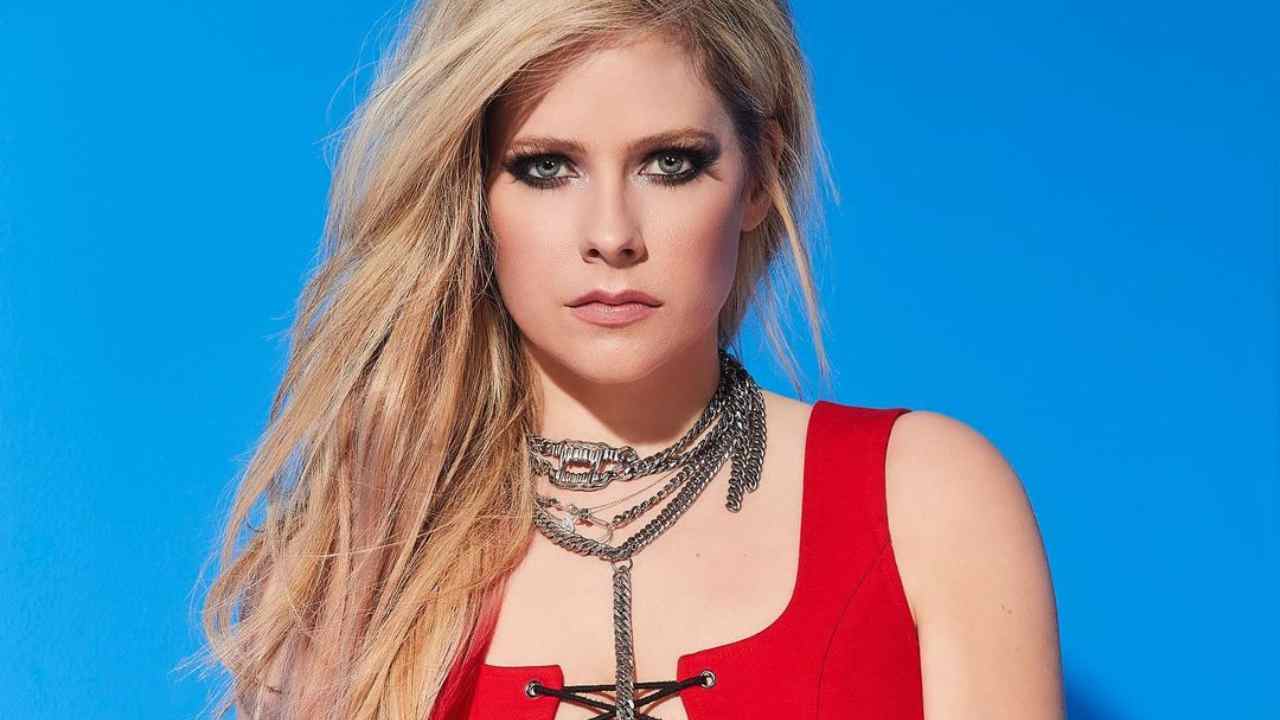 Avril Lavigne Instagram Outfit