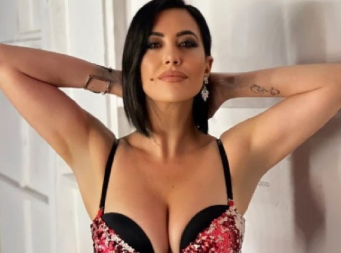 Claudia Ruggeri Selfie In Intimo La Miss Di Avanti Un Altro Statuaria