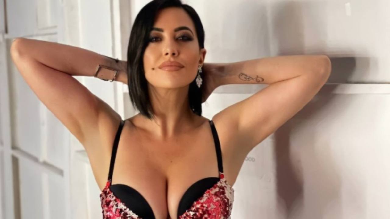 Claudia Ruggeri scollatura