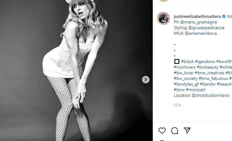 Justine Mattera posa sensuale