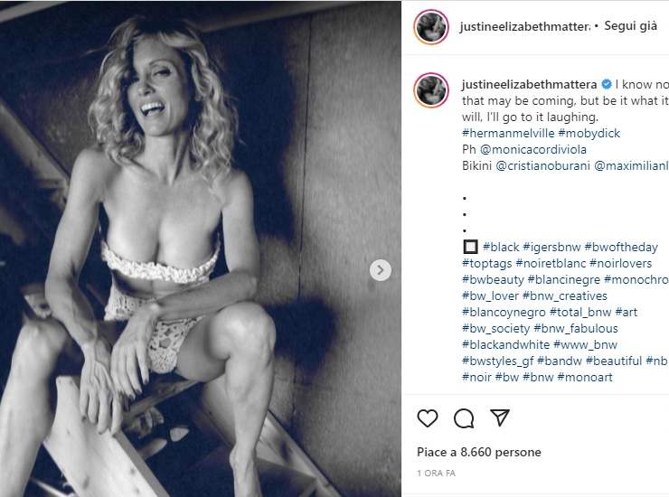 Justine Mattera sorride