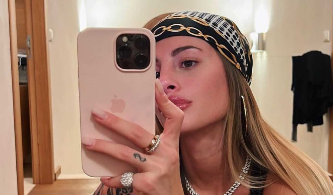 Chiara Nasti, selfie allo specchio: occhio alla novità sul suo corpo