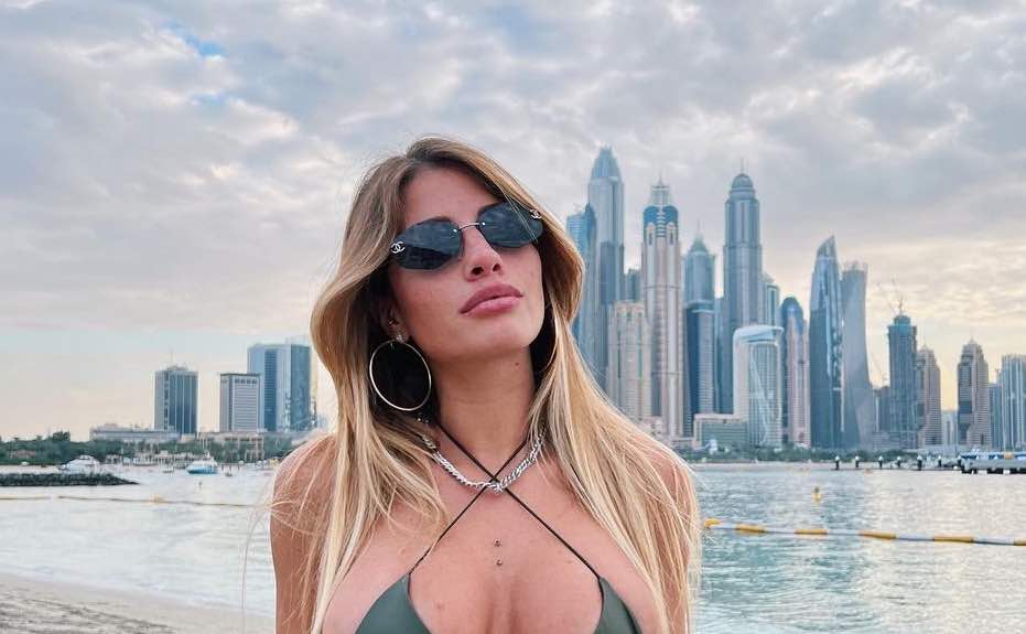 Chiara Nasti în bikini