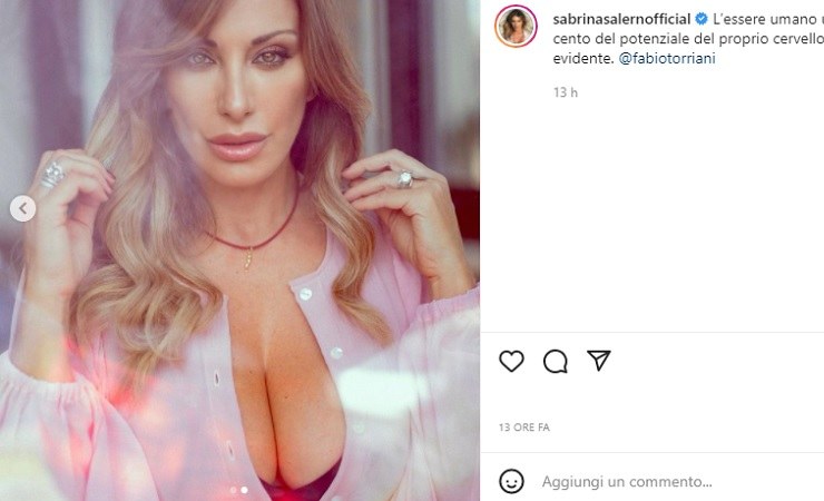 Sabrina Salerno ammaliante