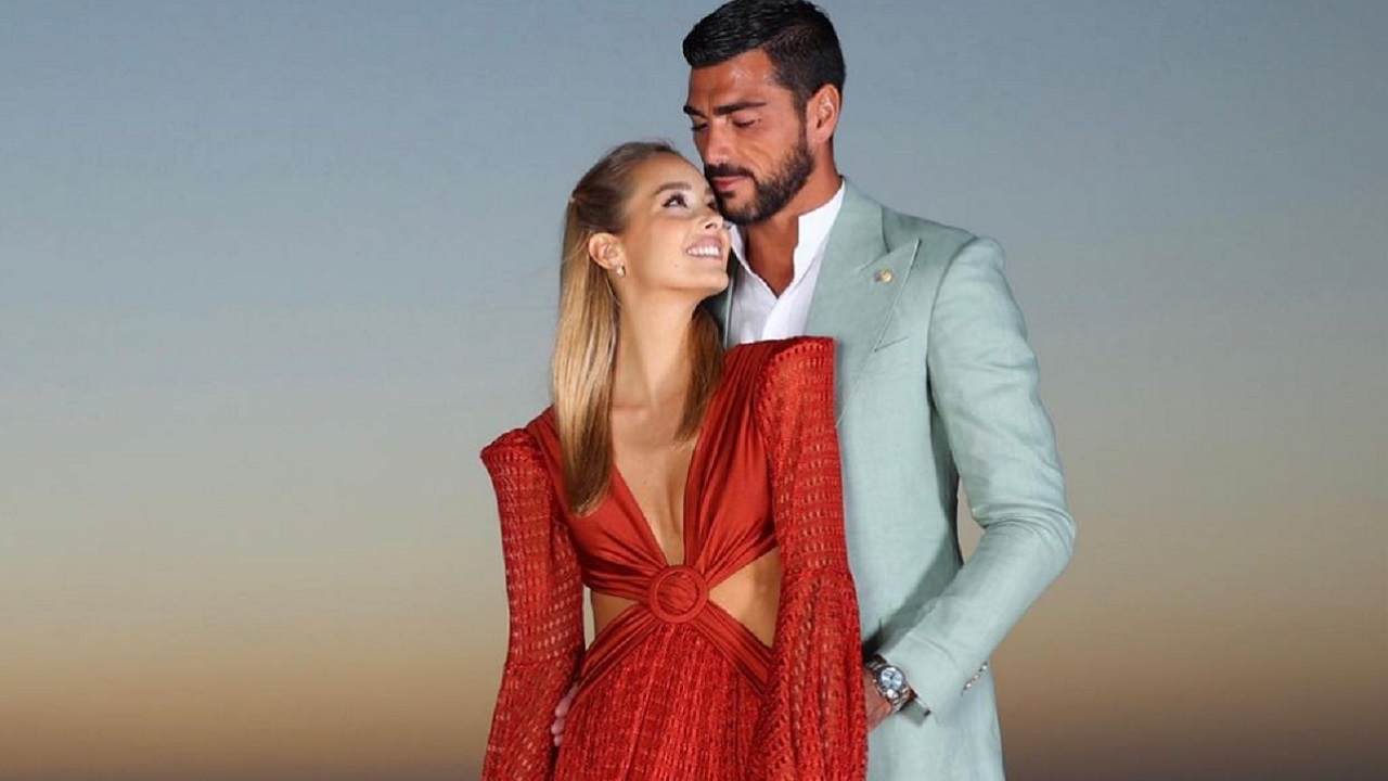 Viky Varga e Graziano Pellè in posa