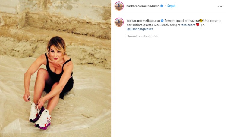 Barbara d'urso in canottiera sportiva Instagram