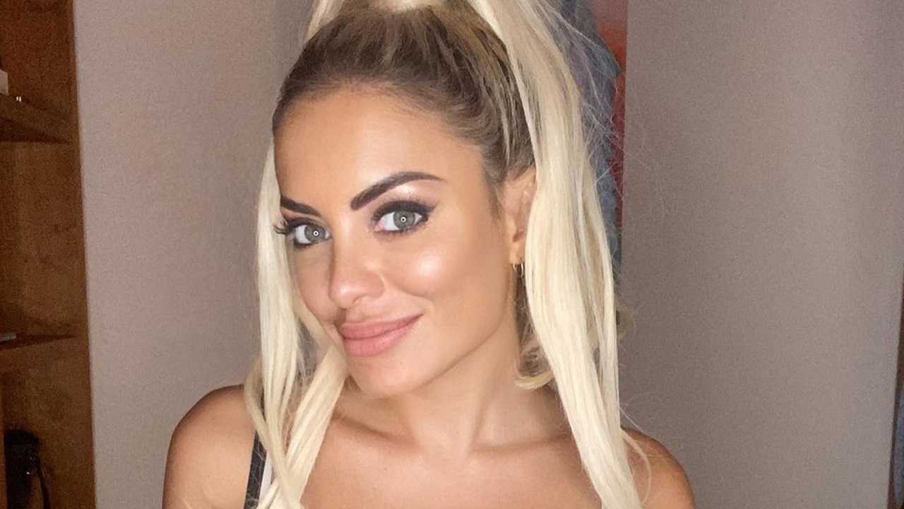 Elena Morali primo piano