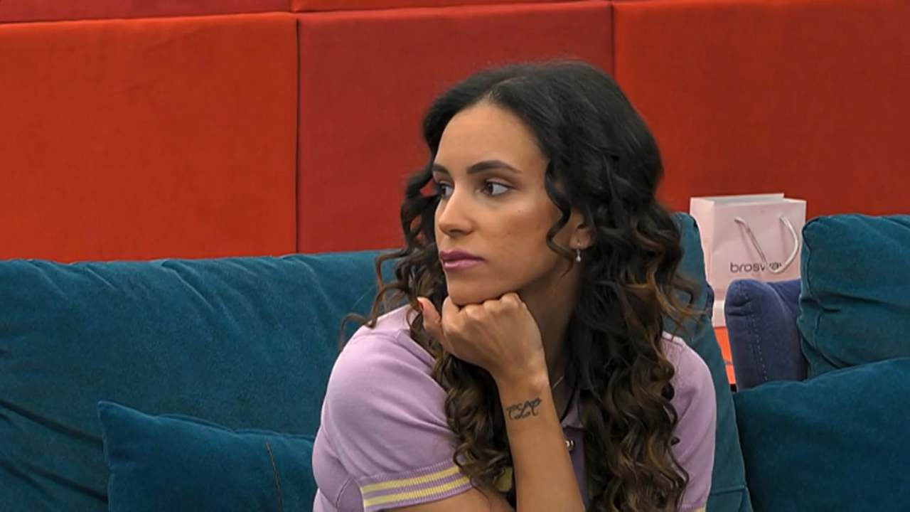 Jessica Selassiè parla al GF Vip con Antonio Modugno