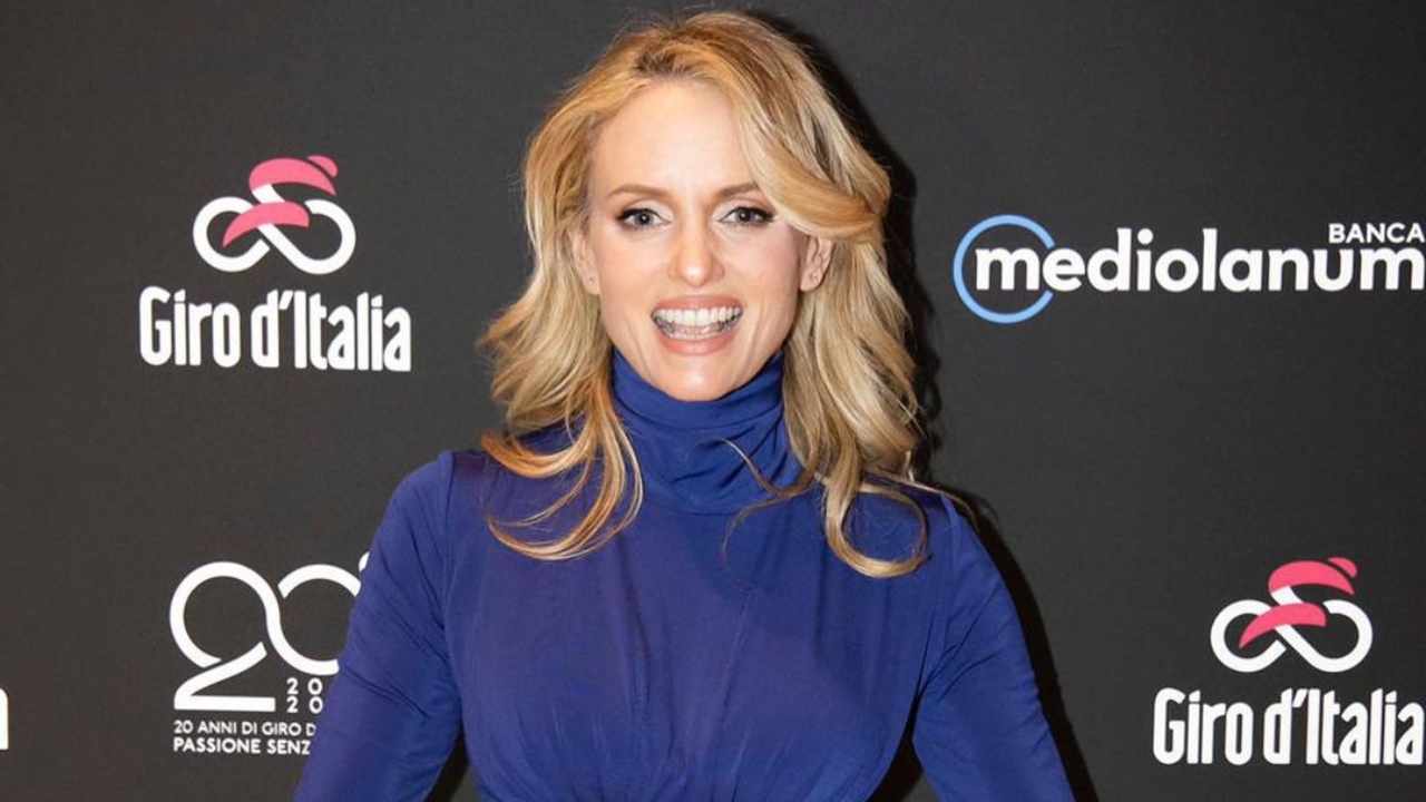 Justine Mattera sorride