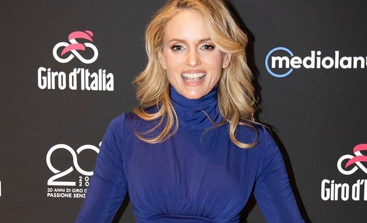 Justine Mattera in posa