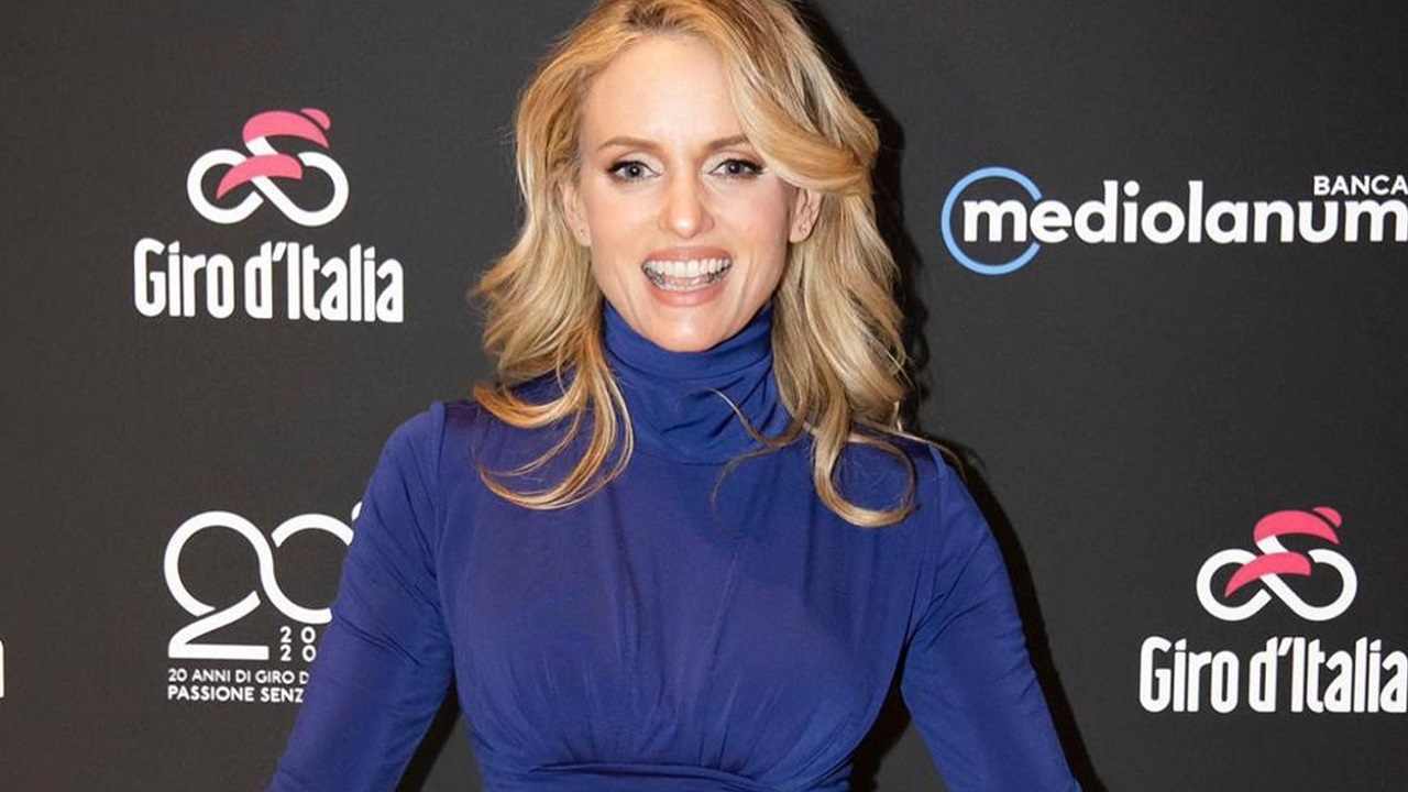 Justine Mattera in posa
