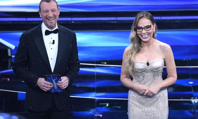 Sanremo 2022 Ornella Muti abito Scognamiglio