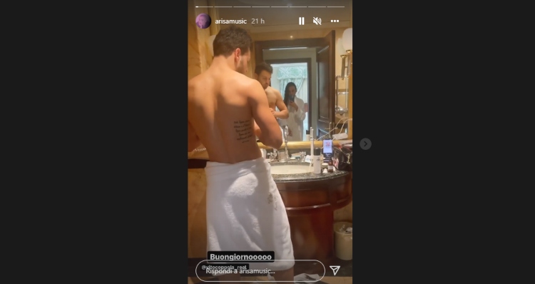 Arisa Vito Coppola storia instagram bagno