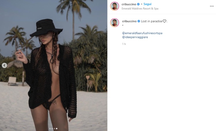 Cristina Buccino topless spiaggia Maldive