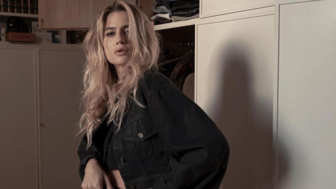 Cristina Marino outfit jeans nero Instagram