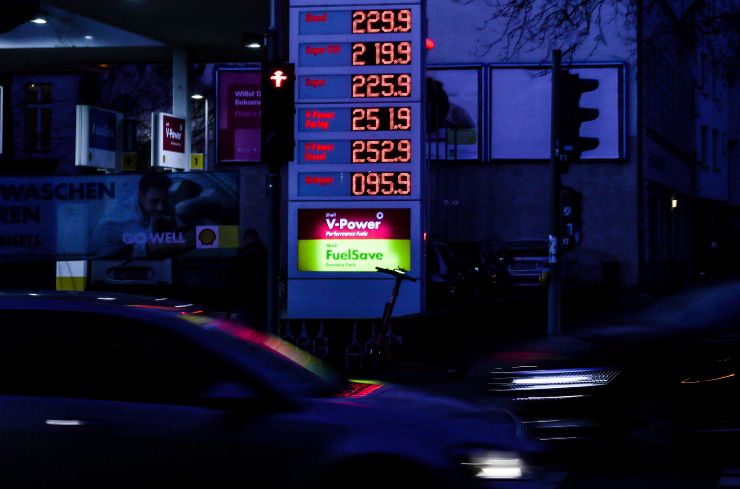 cartellone prezzo carburanti