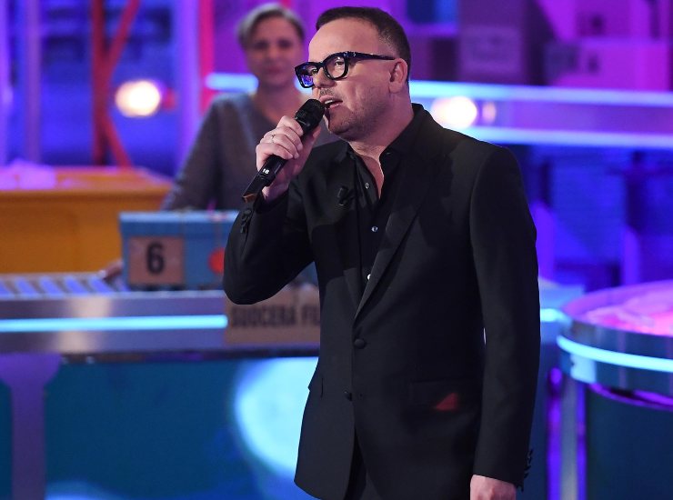 Gigi D'Alessio canta