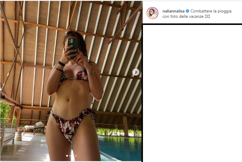 Annalisa bikini