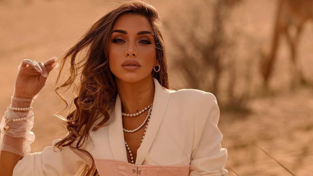 Elisa De Panicis sguardo ammaliante