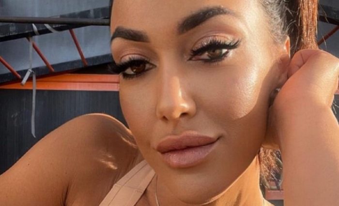 Federica Pacela mette il lato B in mostra: "Ha avuto tutta la torta"