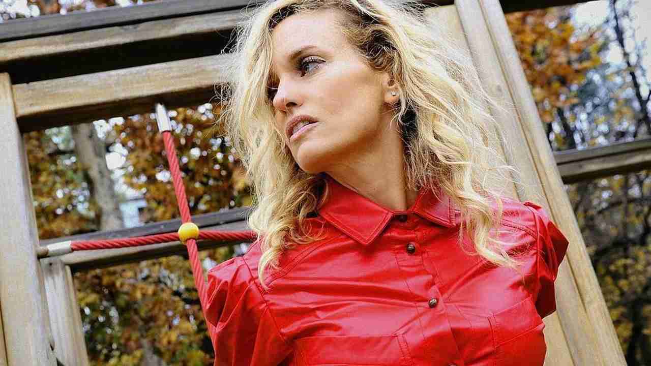 Justine Mattera distratta