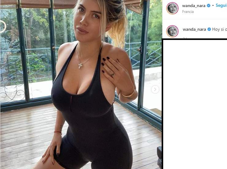 Wanda Nara selfie tutina