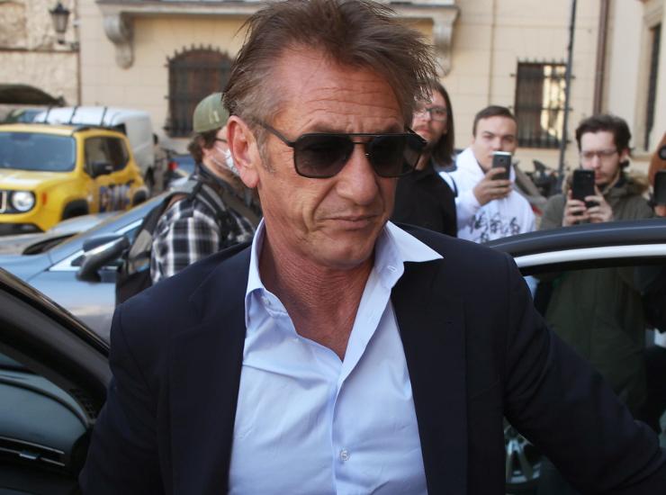 sean penn 12042022 (2)