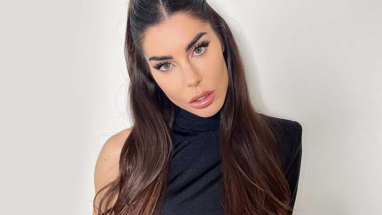 Bianca Atzei in posa