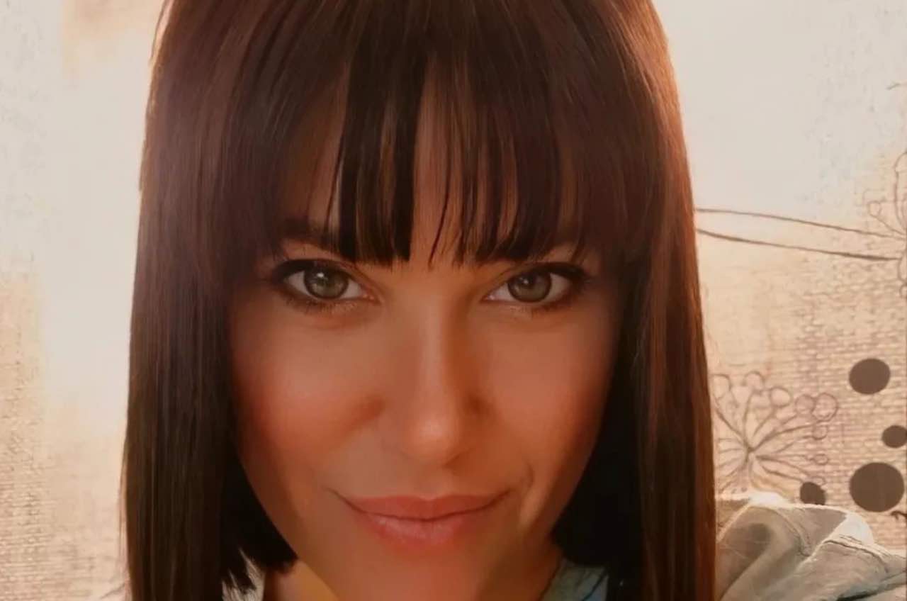 Claudia Ruggeri, selfie con lo sguardo magnetico: “Sorriso forzato”