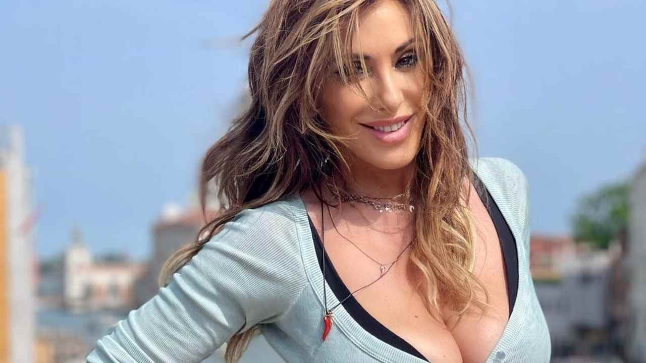 Sabrina Salerno in posa