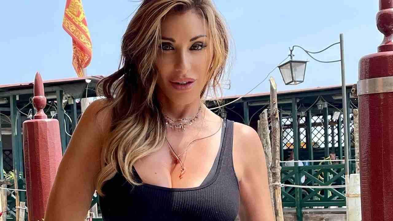 Sabrina Salerno ammaliante