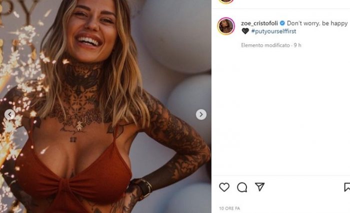 Zoe Cristofoli Mostra Il Davanzale Curve Da Capogiro