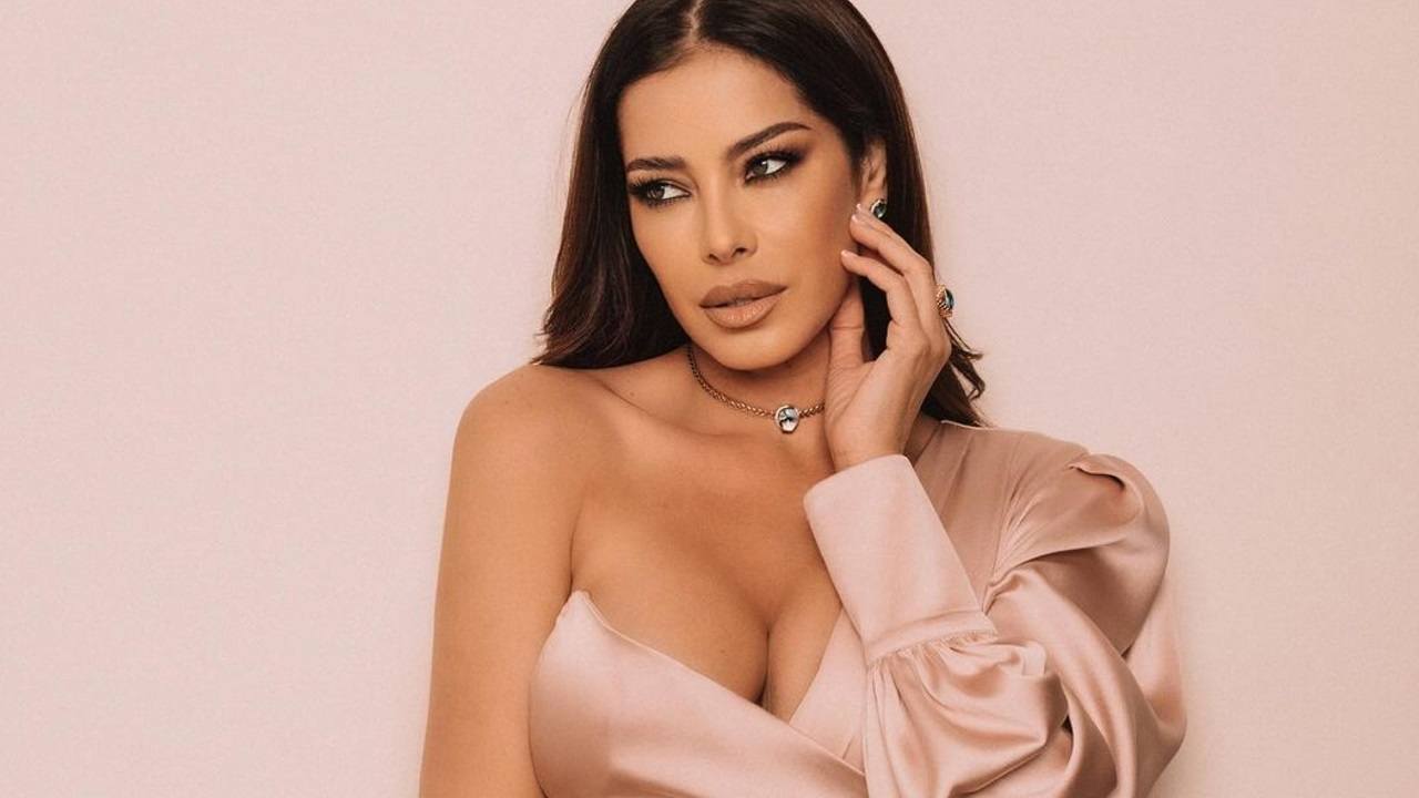 Aida Yespica in posa