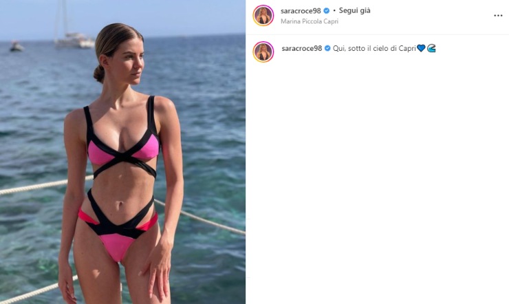 Sara Croce bikini rosa trend