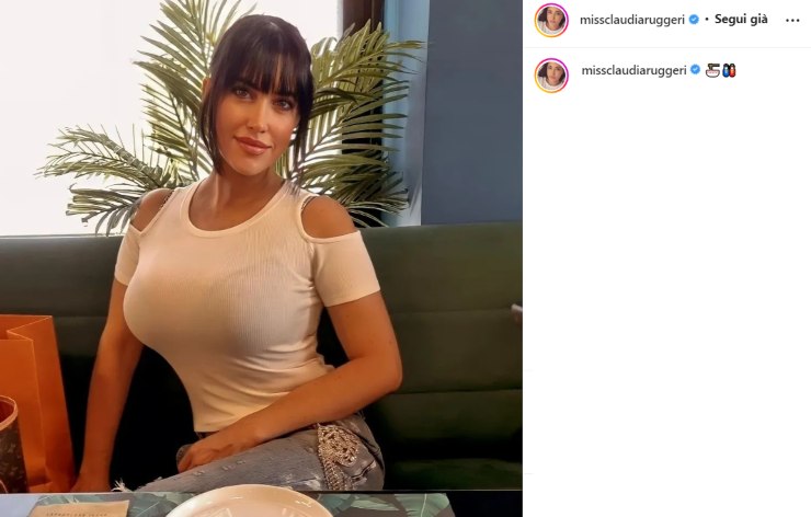 Claudia Ruggeri maglia bianca aderente