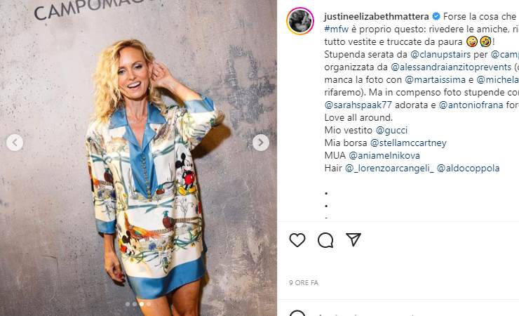 Justine Mattera in posa