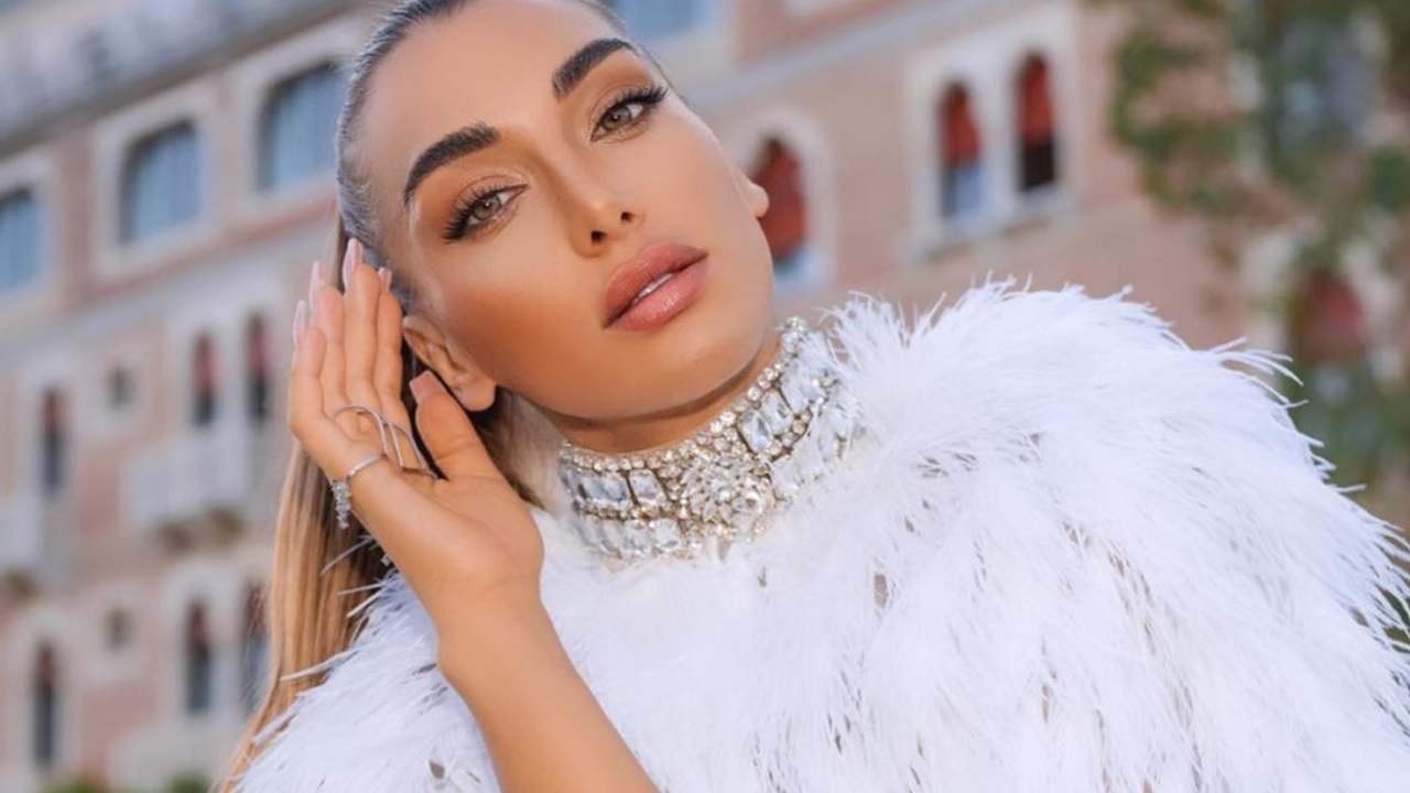 Elisa De Panicis primo piano