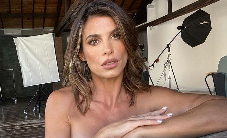 Elisabetta Canalis in posa