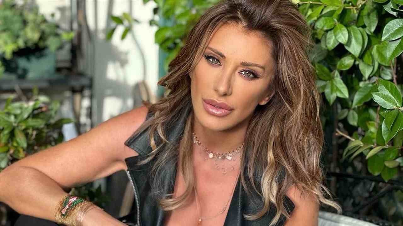 Sabrina Salerno sguardo ammaliante