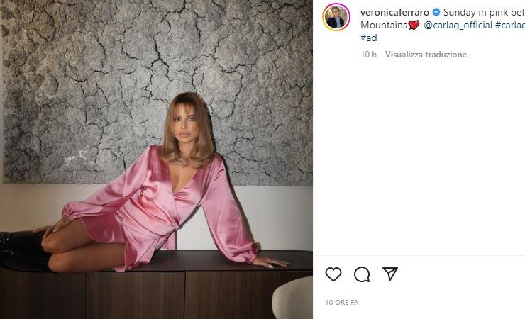 Veronica Ferraro in posa