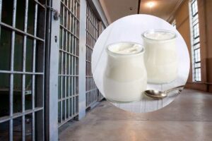 inferiate carcere e yogurt in vasetto