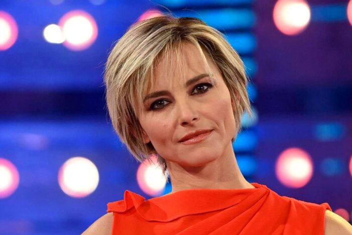 francesca fialdini in primo piano